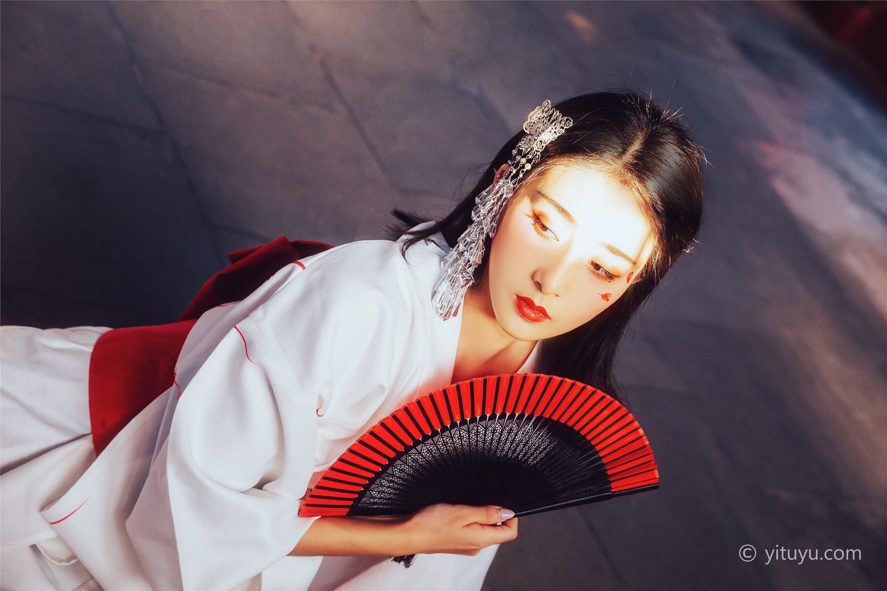 YITUYU艺图语  2021.06.18 性空山 王月